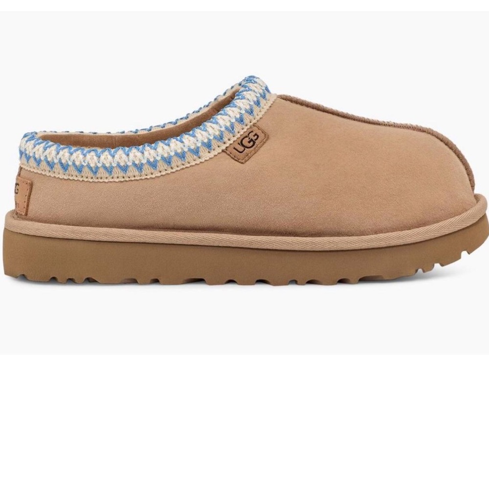 UGG Tasman Regenerate Membership exclusive. Size 9